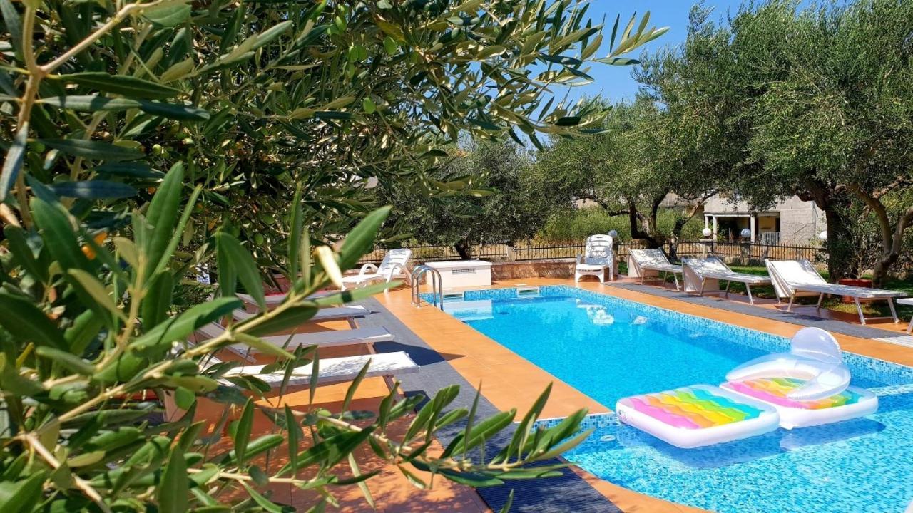 Family Friendly Apartments With A Swimming Pool Nevidjane, Pasman - 18054 Neviđane Eksteriør bilde