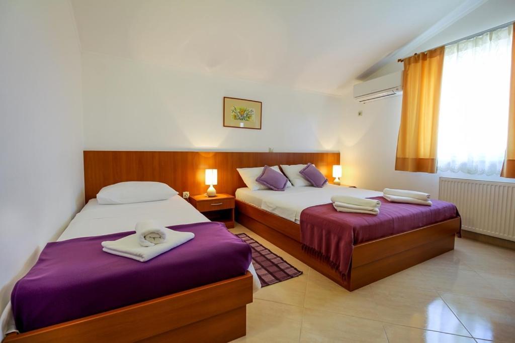 Family Friendly Apartments With A Swimming Pool Nevidjane, Pasman - 18054 Neviđane Eksteriør bilde