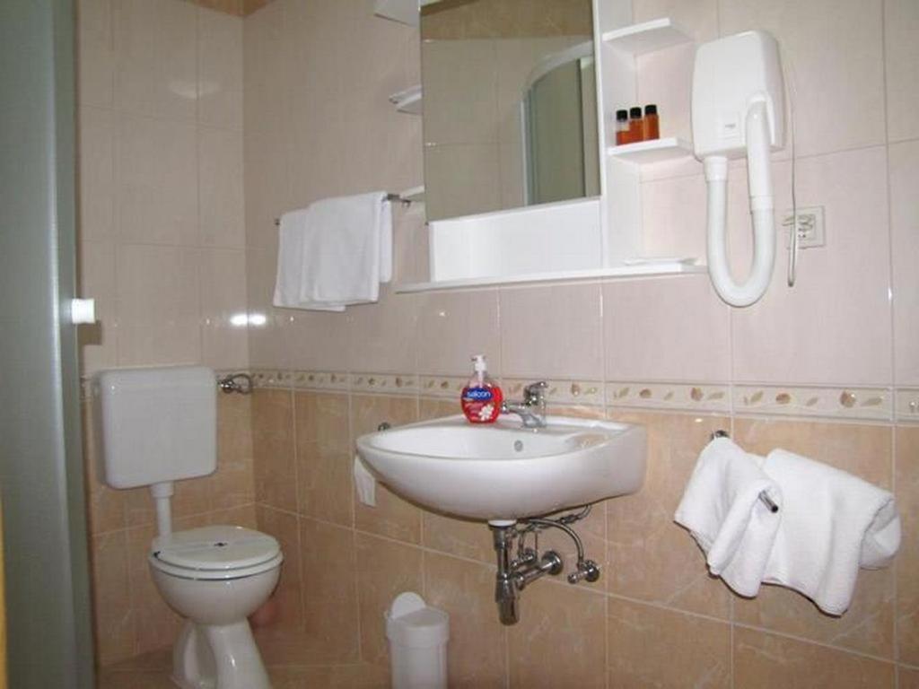 Family Friendly Apartments With A Swimming Pool Nevidjane, Pasman - 18054 Neviđane Eksteriør bilde