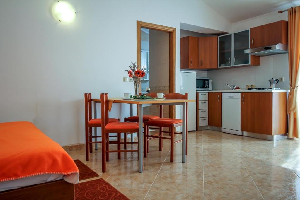 Family Friendly Apartments With A Swimming Pool Nevidjane, Pasman - 18054 Neviđane Eksteriør bilde