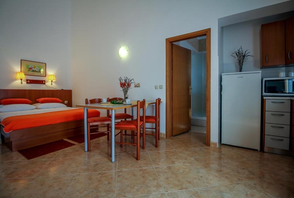 Family Friendly Apartments With A Swimming Pool Nevidjane, Pasman - 18054 Neviđane Eksteriør bilde